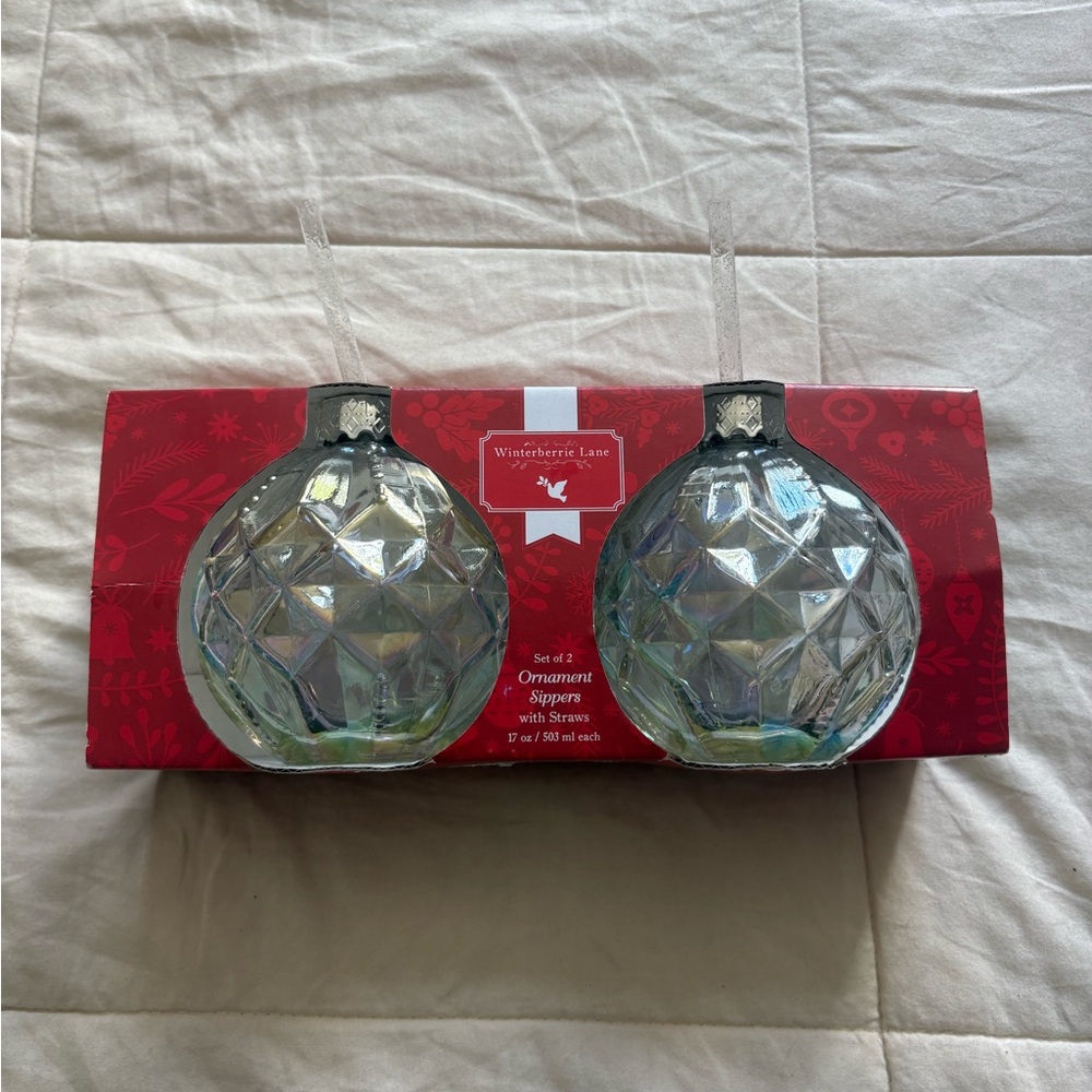 NWT Winterberrie Lane Ornament Sippers with straws 🎄❤️